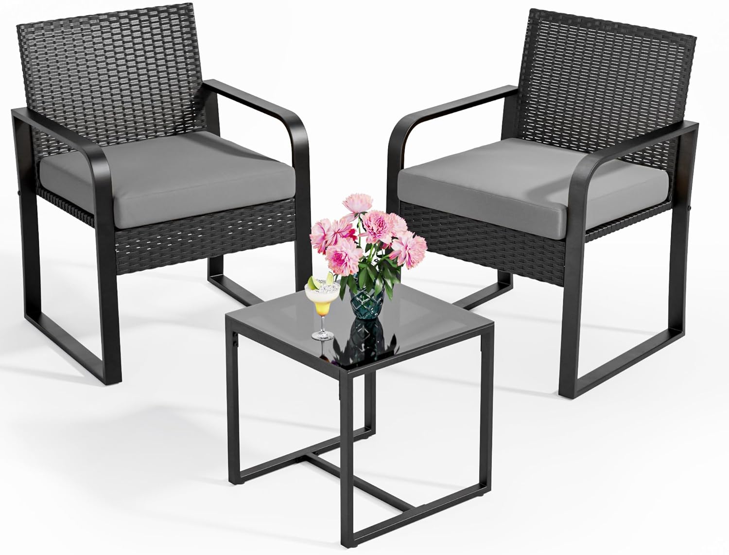 Salottino compatto per giardino di città: come arredare tra piante e privacy verde a marzo