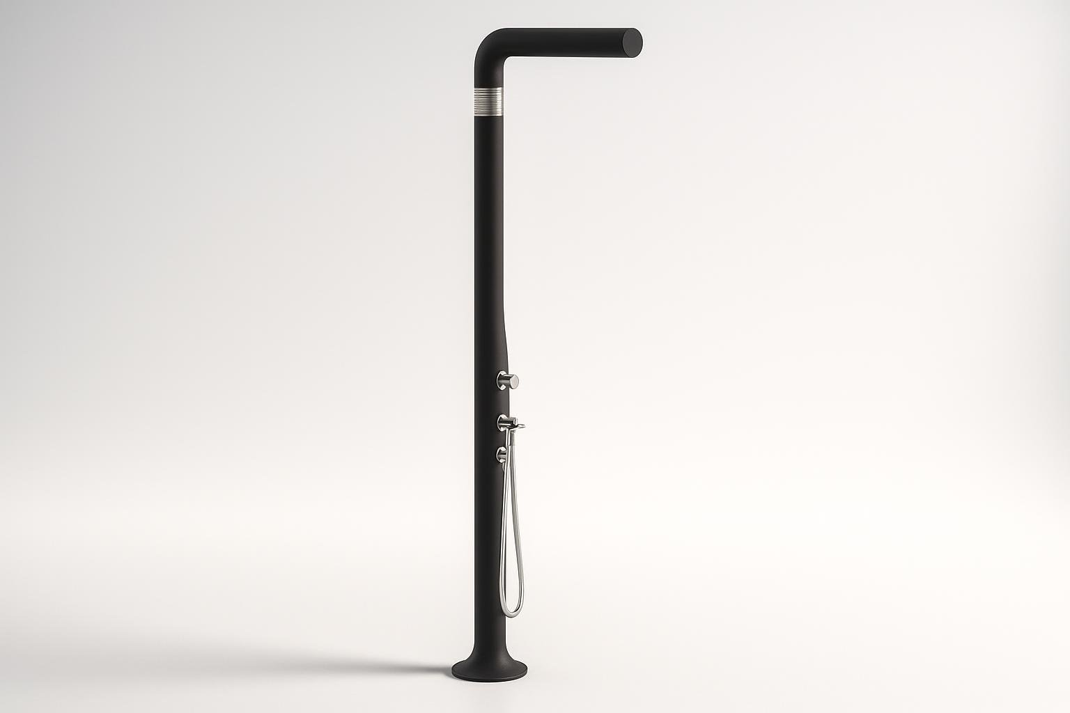 Doccia tradizionale Arkema Design Funny Yang, la soluzione elegante per rinfrescare il giardino in estate