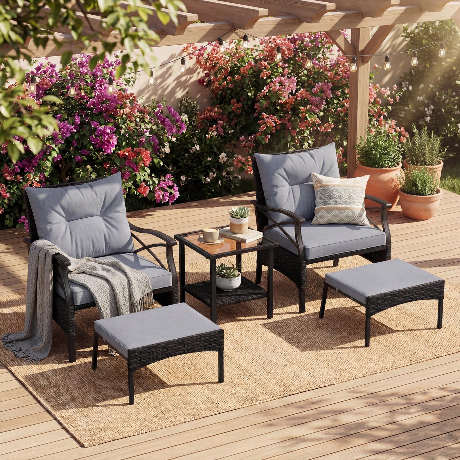 Set da giardino GIANTEX per 2 persone, il salottino compatto in rattan ideale per balconi in sconto su Amazon